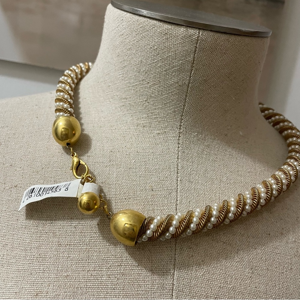 Elegant Gold and Cream Twisted Statement Necklace VINTAGE NEW 🌟 - Picture 4 of 6
